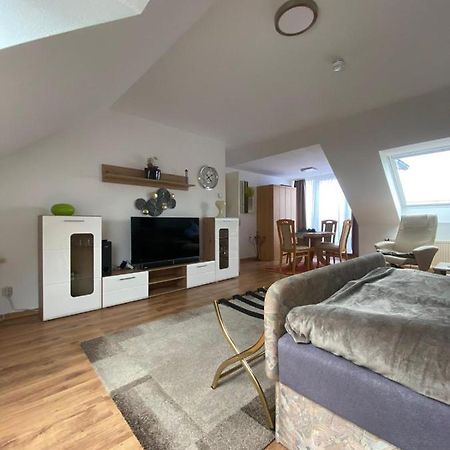 Dachgeschoss Apartment Mit Ausblick ハレ エクステリア 写真
